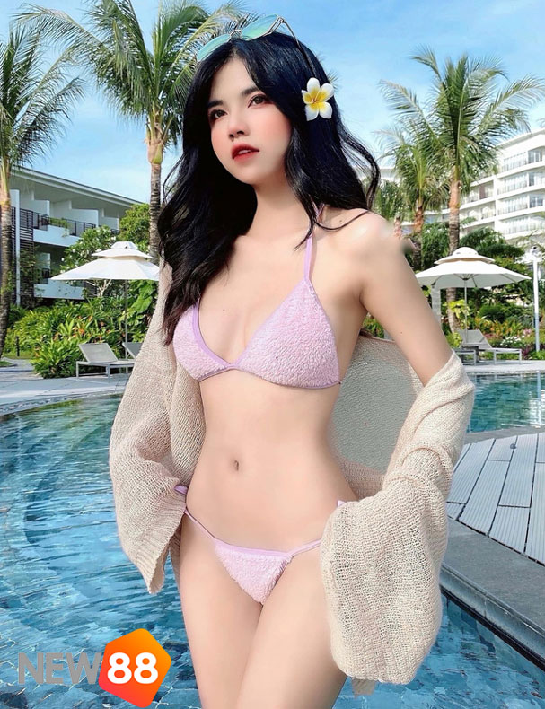 Mặc áo tắm khoe boy tại bể bơi - Mai Dora bikini 